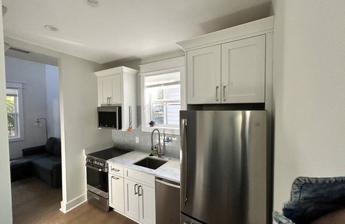 Old Village Cabaña | Old Village Mt. Pleasant. Walking distance to Beach, shopping, Shem Creek