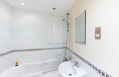 Reading City Centre Apartamento | Canal Side Apartment sleeps 4 with Parking