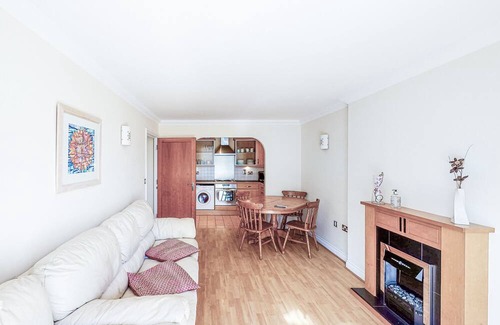 Reading City Centre Apartamento | Canal Side Apartment sleeps 4 with Parking