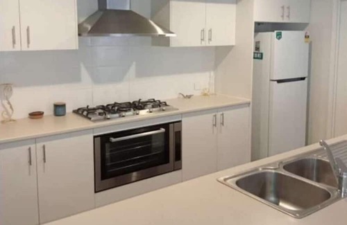 Golden Bay Casa | 4BR Family Home Close to Beach with Free WiFi