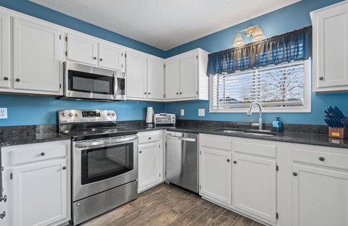 Little River Condominio | Little River-3bd, 3.5ba, SLEEPS 10! Minutes to Sports Complex , Golf & Beach!