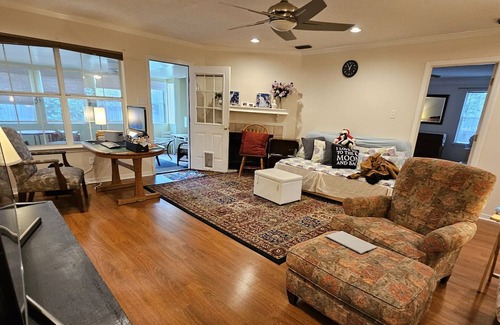 Daphne Casa | Peaceful,relaxing home. Gentle Dogs ok. Sleeps 5 comfortably.Extended stay rates