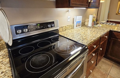 Daphne Casa | Peaceful,relaxing home. Gentle Dogs ok. Sleeps 5 comfortably.Extended stay rates
