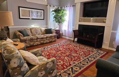 Olive Branch Casa | Spacious, State Line, Private Pool with king Beds