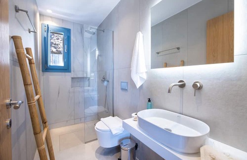 Ornos Villa | Myko Villa Private Heated Pool on beach