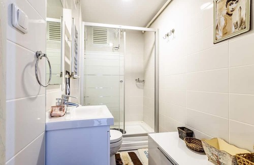 Moda Apartamento | Magnificent Flat with Sea View in Kadikoy