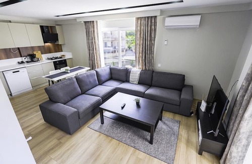 Goynuk Apartamento | Modern Flat w Balcony 5 min to Beach in Kemer