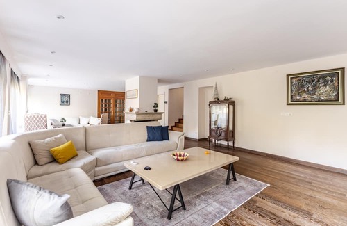 Arnavutkoy Apartamento | Flat with Garden 10 min to Bebek Shore