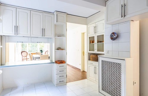 Arnavutkoy Apartamento | Flat with Garden 10 min to Bebek Shore