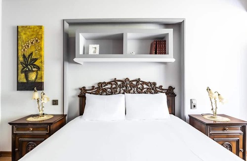 Uskudar Apartamento | Classic Flat w Balcony 7 min to Capitol Mall