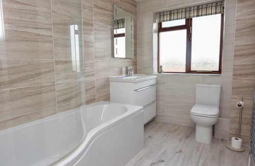 Totland Bay Casa | Dartmouth House - Bayside