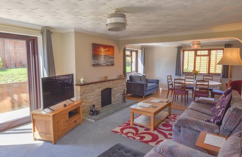 Totland Bay Casa | Dartmouth House - Bayside