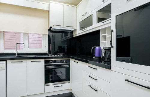 Tophane Apartamento | Modern Spacious Flat w Balcony 5 min to Taksim