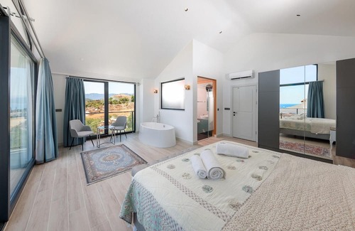Demre Villa | Luxury Sea View Villa w Pool By The Sea in Antalya