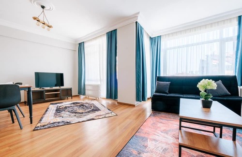 Moda Apartamento | Flat w Balcony 3 min to Moda, 7 min to Bull Statue