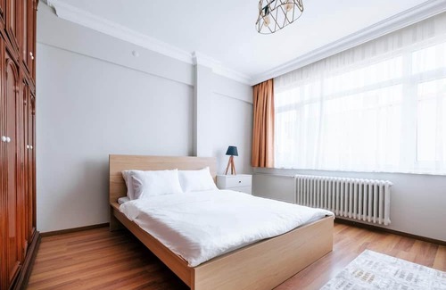 Moda Apartamento | Flat w Balcony 3 min to Moda, 7 min to Bull Statue