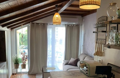 Babilonija Apartamento | Chic Flat w Balcony 10 min to Beach Greco in Budva