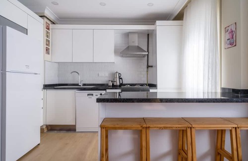 Bakırkoy Apartamento | Cozy Flat 10 min to Aqua Florya Mall in Bakirkoy