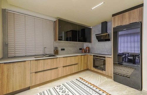 Lara Apartamento | Flat w Pool, Garden, 3 min to Beach in Antalya