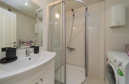 Konyaalti Apartamento | Flat w Pool Garden and Balcony 7 min to Beach