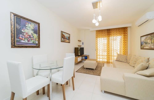 Konyaalti Apartamento | Flat w Pool Garden and Balcony 7 min to Beach