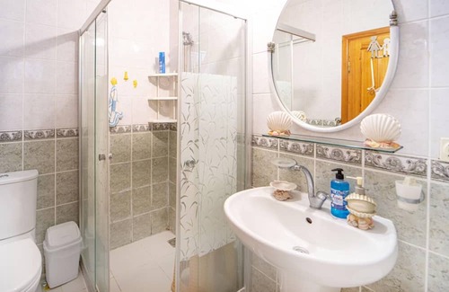 Dagbelen Villa | Stunning Sea View Villa w Garden, 5 min to Beach