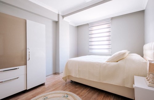 Sakarya Apartamento | Huge Duplex Flat w Terrace Near Bilgi University