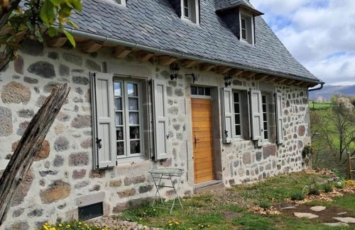 Thiezac Cabaña | Gite Thiézac, 4 bedrooms, 9 persons