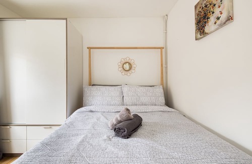 Grove Green Apartamento | Cosy 1BD Flat London Zone3 w/ Parking, Perfect for Couples, Baby & Pet Friendly!