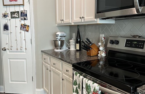 Southern Pines Casa | Beautiful 4-bedroom US Open House 5 miles from Pinehurst No. 2 w/ EV charger!