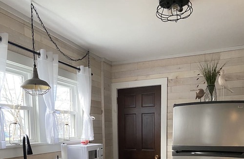 Lakewood Casa | Newly remodeled house w/ private back yard/fire pit, minutes to Chautauqua Lake!