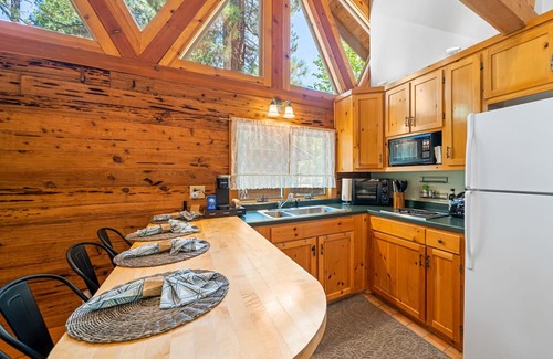 Sloat Cabina | The River Cabins @ The Lost Sierra Ranch w/ Fishing Ponds & 1 Mile of Riverfront