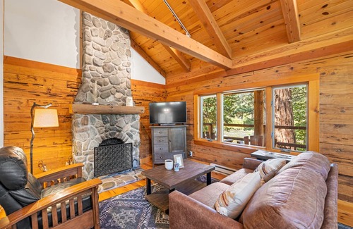 Sloat Cabina | The River Cabins @ The Lost Sierra Ranch w/ Fishing Ponds & 1 Mile of Riverfront