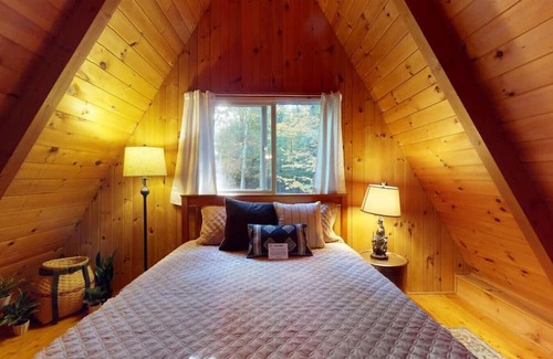 Jay Chalet De Esquí | Cozy 2 BDRM A-Frame Nestled in Ausable Acres