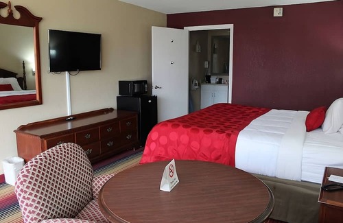 Perry Casa | Historic Charm! Cozy Unit, Parking