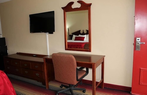 Perry Casa | Historic Charm! Cozy Unit, Parking