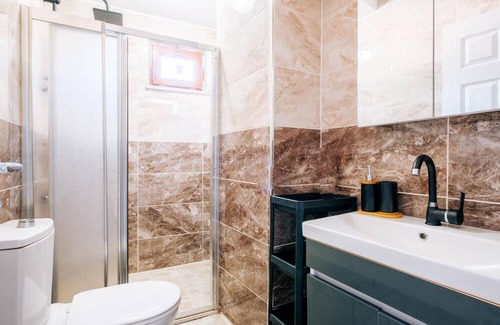 Sakarya Province Apartamento | Huge Duplex Flat w Terrace Near Bilgi University
