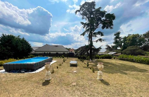Martot Otro | Homerez - Spacious mansion for 8 ppl. with swimming-pool at Criquebeuf-sur-Seine