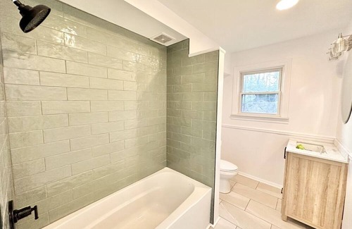 Lake Fenton Casa | Lake Fenton Cape Cod w/ Views of Lake Fenton!