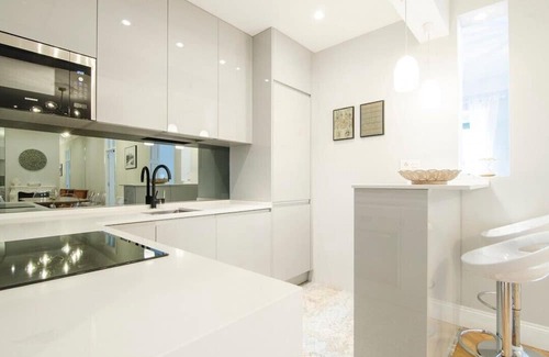 Golden Triangle of Art Apartamento | 4 bedrooms 3 bathrooms furnished - Atocha - spacious
