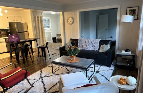 Saint Andrews Casa | Cozy house on the Domain - walk to the Sewanee Village, trails, and campus.