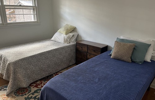 Saint Andrews Casa | Cozy house on the Domain - walk to the Sewanee Village, trails, and campus.