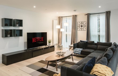 Docklands Apartamento | Stunning 3-Bed Apartment in London