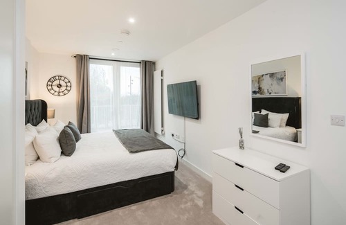 Docklands Apartamento | Stunning 3-Bed Apartment in London