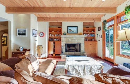 Las Positas Casa | Sunny Santa Barbara Getaway - Bike to the Beach!