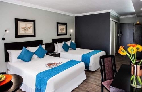 Maseru Casa | A Haven of Comfort & Convenience: Pool View, Shuttle Service and Free Parking!