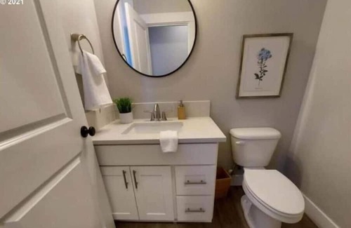 Troutdale Casa | Dottie Court near McMenamins Edgefield Resort
