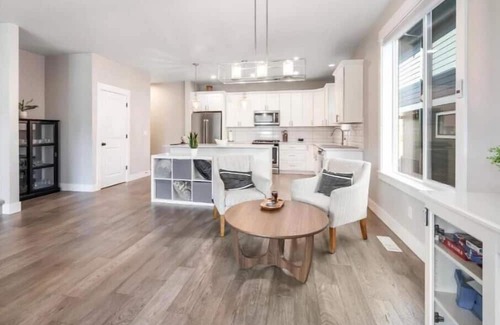 Troutdale Casa | Dottie Court near McMenamins Edgefield Resort