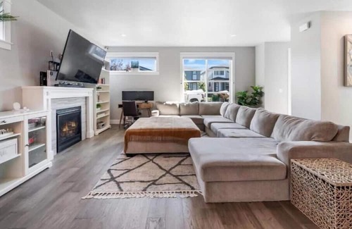 Troutdale Casa | Dottie Court near McMenamins Edgefield Resort