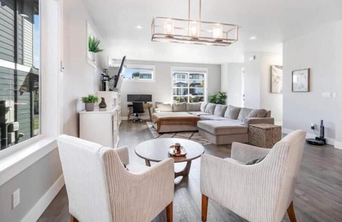 Troutdale Casa | Dottie Court near McMenamins Edgefield Resort